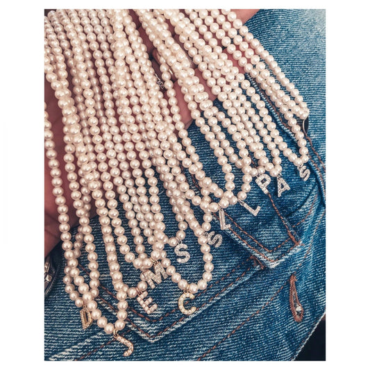 Collana perle tonde e iniziale zirconata