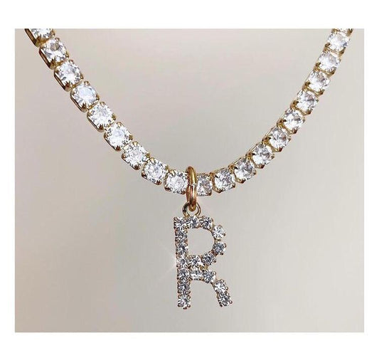 Girocollo con iniziale